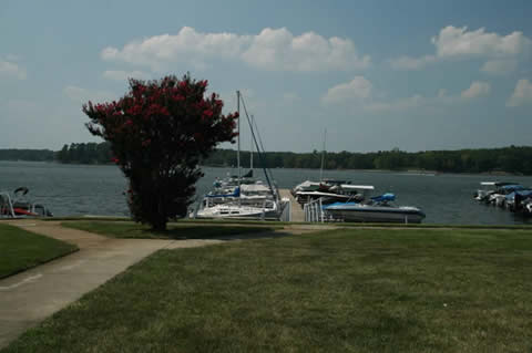 Lake Club condo's or condominiums townhouses on Lake Wylie in Rock Hill SC waterfront Lake Wylie real estate for sale