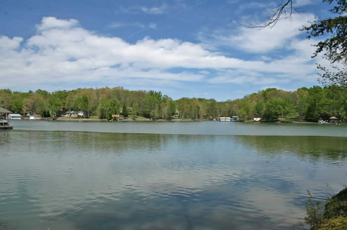 Handsmll on Lake Wylie clubhouse